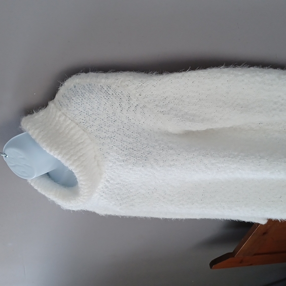 Kenneth Cole White Sweater Size S - Picture 3 of 5